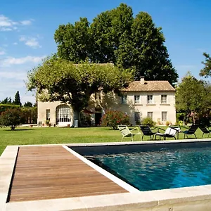 https://la-ferme-de-gigognan.fr-provencehotel.com